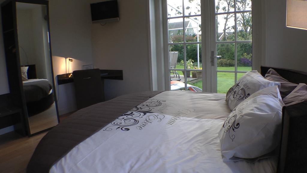 Bed And Breakfast Hoeve Chapeau 캇우드 객실 사진